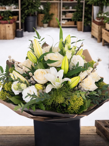 White Flakes Hand-tied 🎄